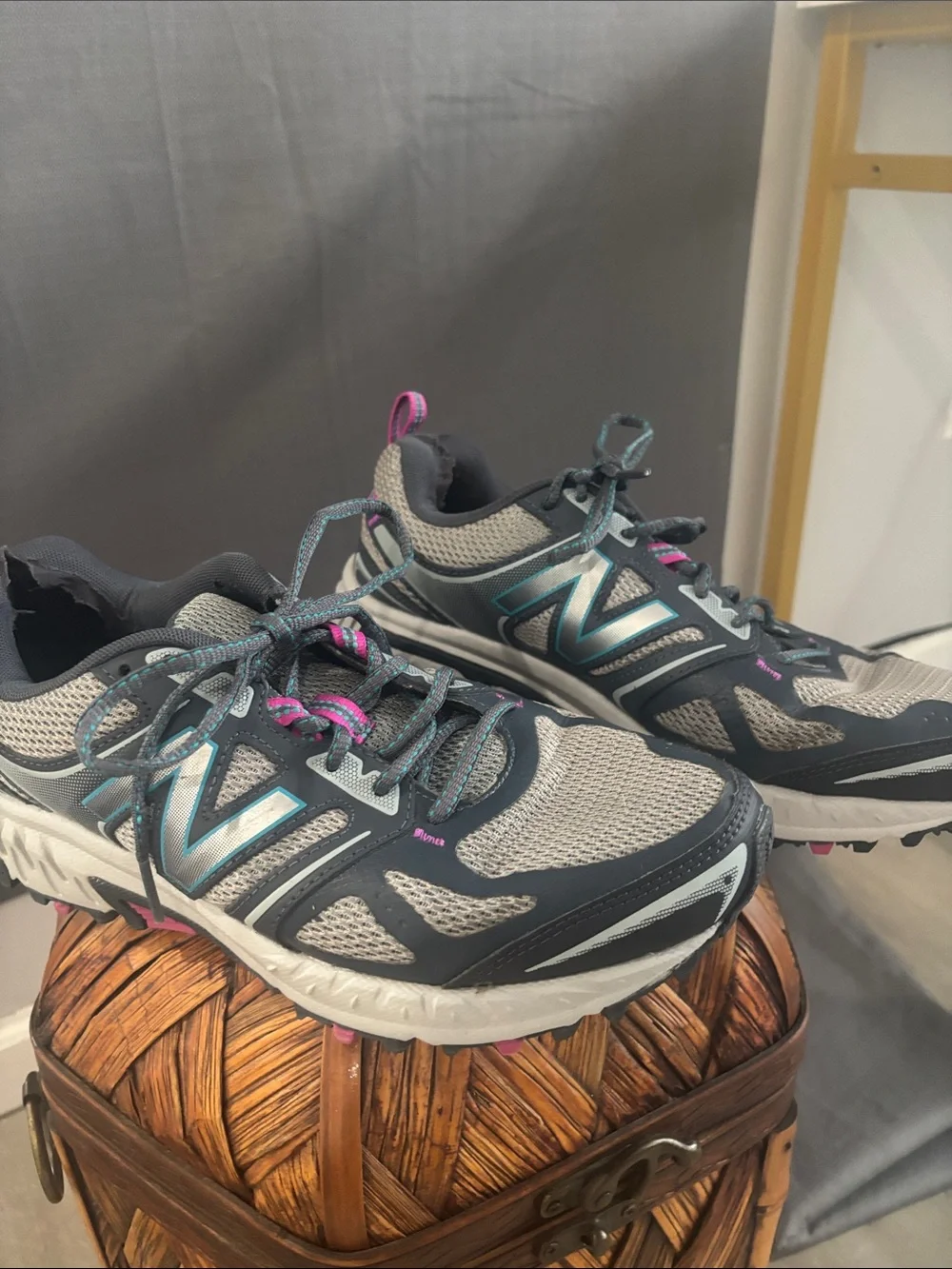 New Balance Women's Gray Mesh Athletic Shoes with Teal & Pink Accents